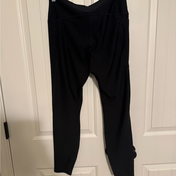 Black Compression Leggings by Under Armour - Picture 4 of 4